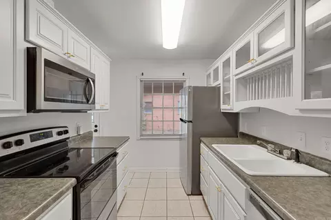 Kitchen - 2307 Independence Ave, Conway, AR 72034 photo 2 of 4