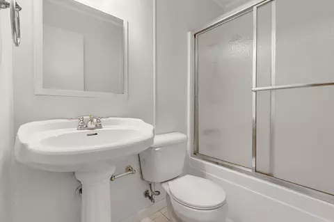 Bath - 2307 Independence Ave, Conway, AR 72034 photo 1 of 2