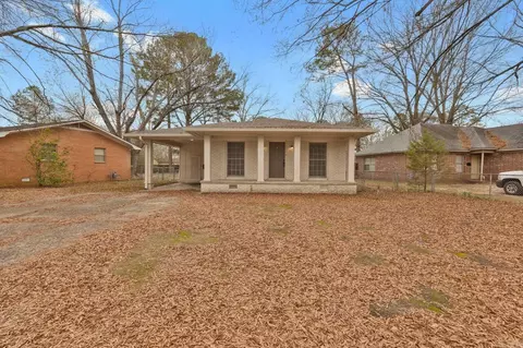 Exterior - 2307 Independence Ave, Conway, AR 72034 photo 3 of 9