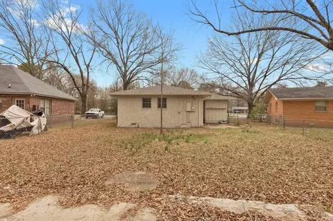 Exterior - 2307 Independence Ave, Conway, AR 72034 photo 7 of 9