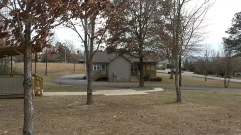Exterior - 275 Burning Tree Rd, Greers Ferry, AR 72067 photo 4 of 16