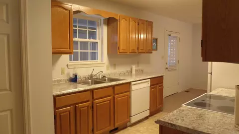 Kitchen - 275 Burning Tree Rd, Greers Ferry, AR 72067 photo 1 of 3