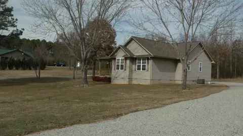 Exterior - 275 Burning Tree Rd, Greers Ferry, AR 72067 photo 2 of 16