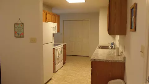 Kitchen - 275 Burning Tree Rd, Greers Ferry, AR 72067 photo 3 of 3
