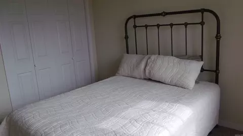 Bedroom - 275 Burning Tree Rd, Greers Ferry, AR 72067 photo 2 of 5