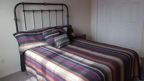 Bedroom - 275 Burning Tree Rd, Greers Ferry, AR 72067 photo 3 of 5
