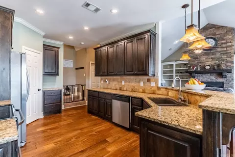 Kitchen - 56 Greystone Dr, Greenbrier, AR 72058 photo 2 of 5