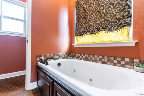 Bath - 56 Greystone Dr, Greenbrier, AR 72058 photo 3 of 6