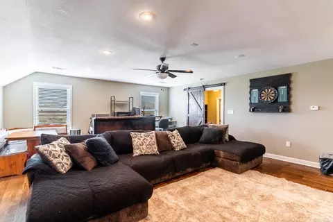 Living - 56 Greystone Dr, Greenbrier, AR 72058 photo 4 of 4