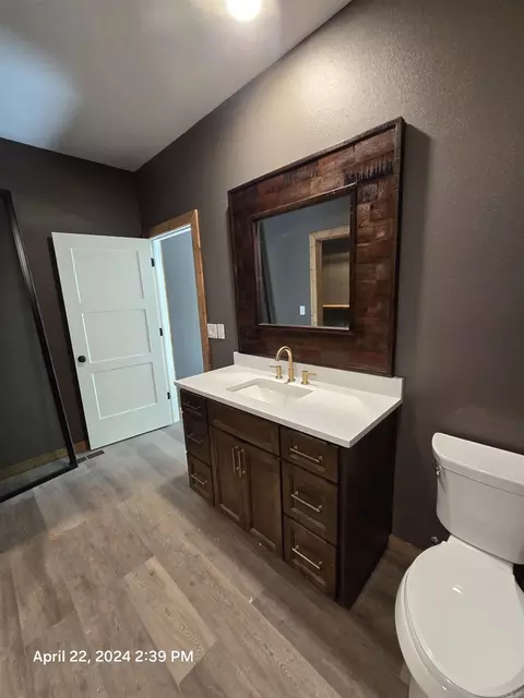 Bath - 280 Kustrin Dr, Drasco, AR 72530 photo 6 of 7