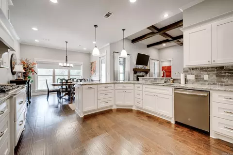 Kitchen - 1545 Briley Dr, Conway, AR 72034 photo 4 of 5