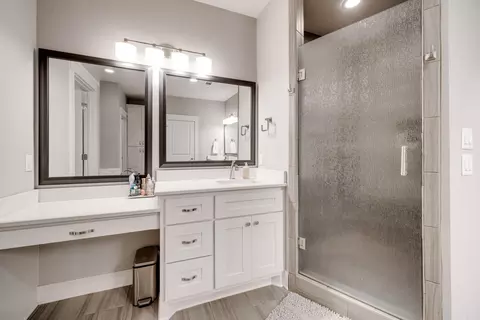 Bath - 1545 Briley Dr, Conway, AR 72034 photo 3 of 9