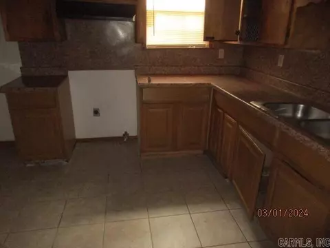 3102 Jonquil, Pine Bluff, AR 71603 photo 3