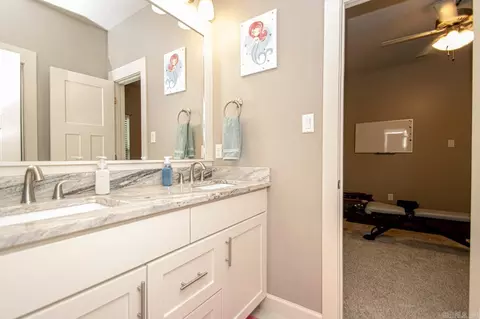 Bath - 2097 Mohegan Trl, Benton, AR 72019 photo 5 of 8