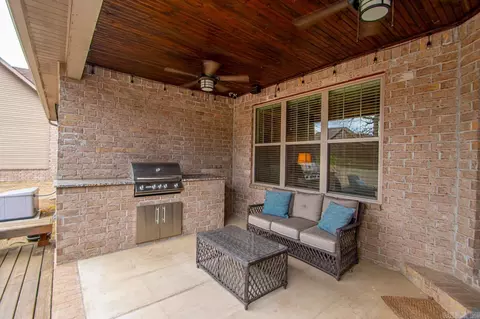 Exterior - 2097 Mohegan Trl, Benton, AR 72019 photo 6 of 14