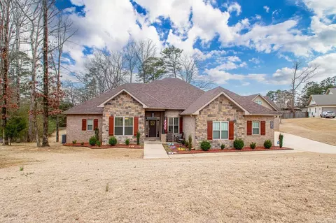 Exterior - 2097 Mohegan Trl, Benton, AR 72019 photo 3 of 14