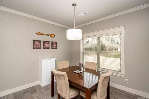 Dining - 2097 Mohegan Trl, Benton, AR 72019 photo 2 of 4
