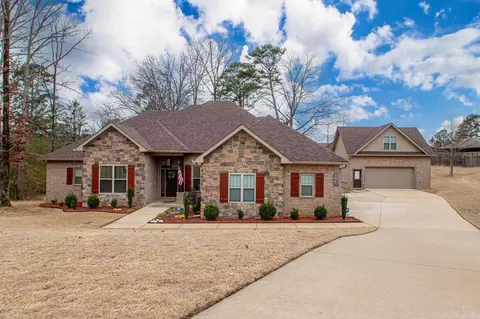 Exterior - 2097 Mohegan Trl, Benton, AR 72019 photo 1 of 14