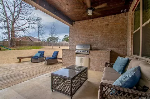Exterior - 2097 Mohegan Trl, Benton, AR 72019 photo 7 of 14