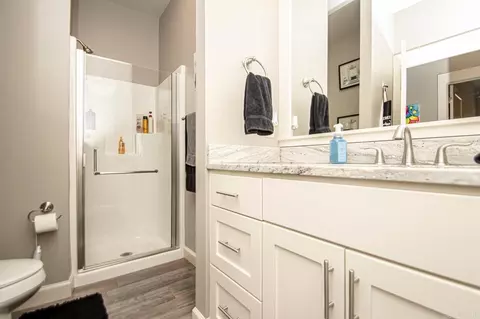 Bath - 2097 Mohegan Trl, Benton, AR 72019 photo 7 of 8