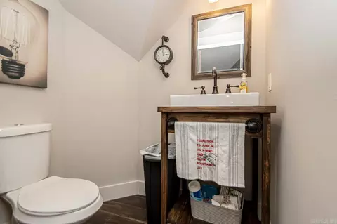 Bath - 2097 Mohegan Trl, Benton, AR 72019 photo 8 of 8