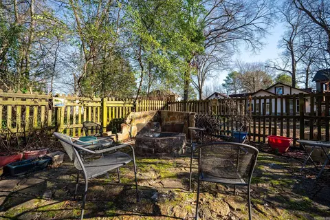 Exterior - 1215 Hunter St, Conway, AR 72032 photo 4 of 7