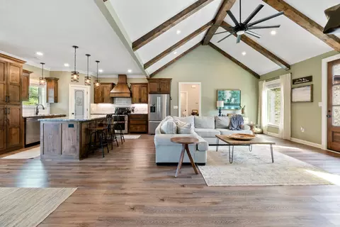Living - 28 Wild Cherry Rd, Greenbrier, AR 72058 photo 5 of 7