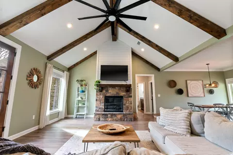Living - 28 Wild Cherry Rd, Greenbrier, AR 72058 photo 3 of 7