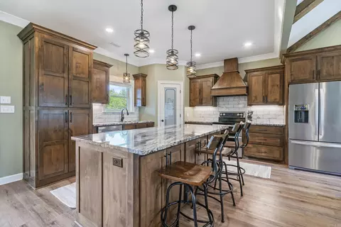 Kitchen - 28 Wild Cherry Rd, Greenbrier, AR 72058 photo 4 of 8