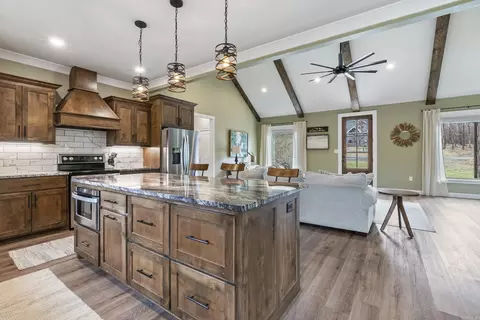 Kitchen - 28 Wild Cherry Rd, Greenbrier, AR 72058 photo 8 of 8