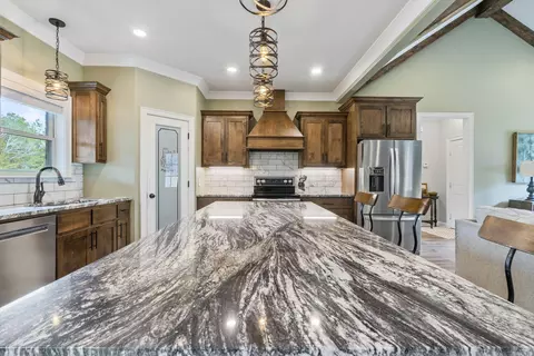 Kitchen - 28 Wild Cherry Rd, Greenbrier, AR 72058 photo 3 of 8