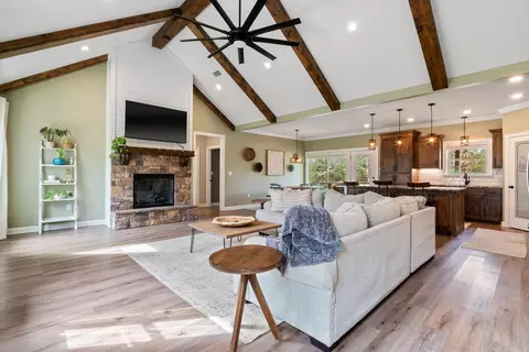 Living - 28 Wild Cherry Rd, Greenbrier, AR 72058 photo 6 of 7
