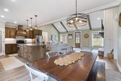 Dining - 28 Wild Cherry Rd, Greenbrier, AR 72058 photo 3 of 3