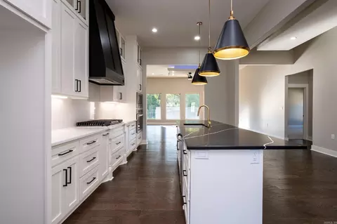 Kitchen - 8607 Congo Rd, Benton, AR 72019 photo 4 of 6