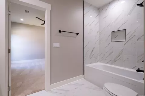 Bath - 8607 Congo Rd, Benton, AR 72019 photo 8 of 11