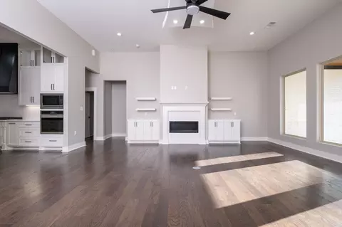 Living - 8607 Congo Rd, Benton, AR 72019 photo 2 of 3