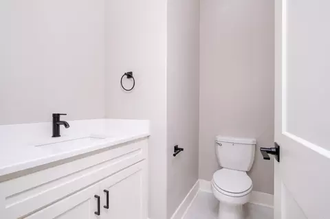 Bath - 8607 Congo Rd, Benton, AR 72019 photo 1 of 11