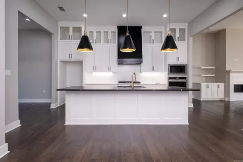Kitchen - 8607 Congo Rd, Benton, AR 72019 photo 2 of 6