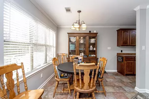 Dining - 21601 Silver Maple Dr, Hensley, AR 72065 photo 2 of 2