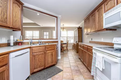 Kitchen - 21601 Silver Maple Dr, Hensley, AR 72065 photo 5 of 5