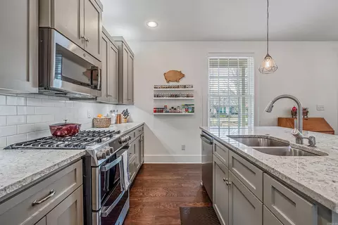 Kitchen - 855 Reynolds Ave, Conway, AR 72032 photo 3 of 6