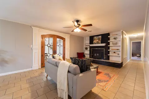 Living - 1270 Woodside Dr, Conway, AR 72032 photo 4 of 8
