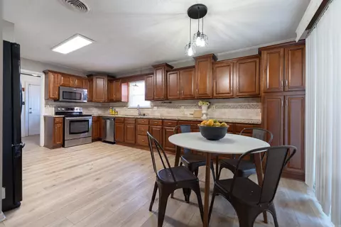 Kitchen - 1270 Woodside Dr, Conway, AR 72032 photo 3 of 5