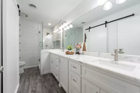 Bath - 1270 Woodside Dr, Conway, AR 72032 photo 1 of 4