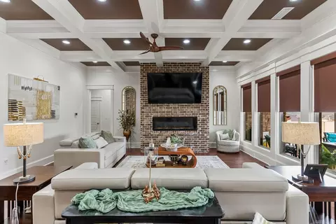 Living - 7 Gardner Dr, Greenbrier, AR 72058 photo 2 of 11