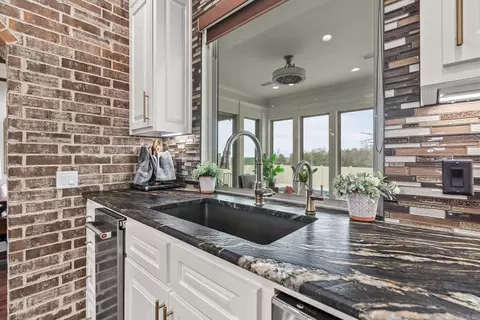 Kitchen - 7 Gardner Dr, Greenbrier, AR 72058 photo 8 of 12
