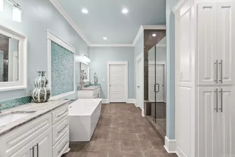 Bath - 7 Gardner Dr, Greenbrier, AR 72058 photo 1 of 7