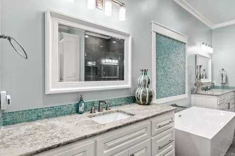 Bath - 7 Gardner Dr, Greenbrier, AR 72058 photo 2 of 7