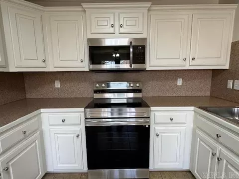 Kitchen - 3121 Shelby Dr, Benton, AR 72015 photo 5 of 5