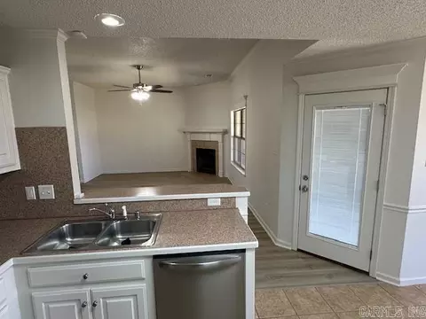 Kitchen - 3121 Shelby Dr, Benton, AR 72015 photo 4 of 5